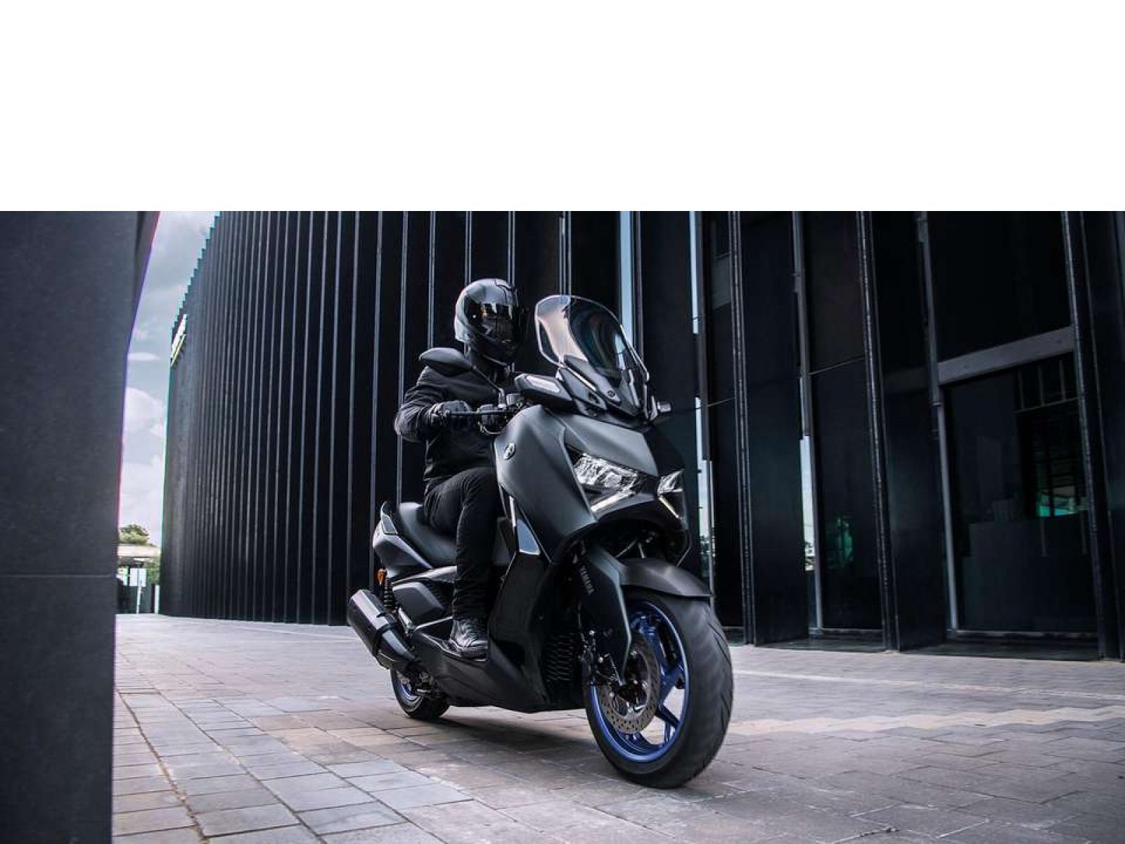 Скутер YAMAHA X - MAX 300 (Tech Black) 2023